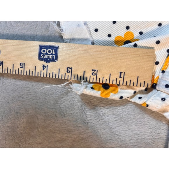 Wrangler White Floral Polka Dot Printed Jean Shorts Yellow Flowers Size 26 - Picture 4 of 7